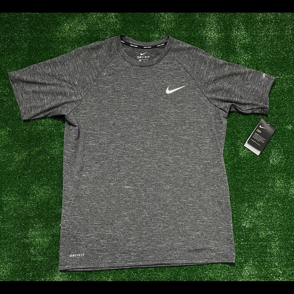 Nike Heather Short Sleeve Hydroguard- Size Medium
